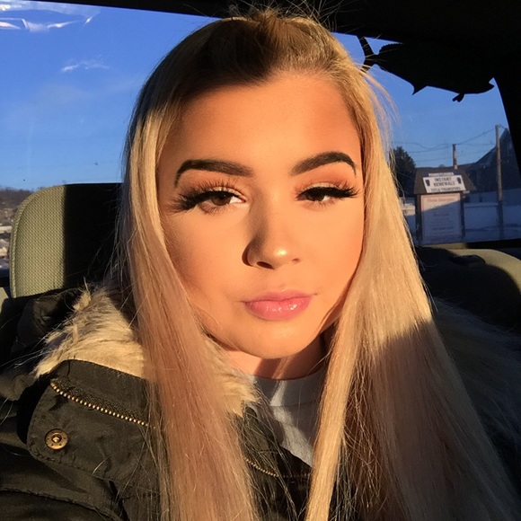 Meet your Posher, Elana - Picture 1 of 1